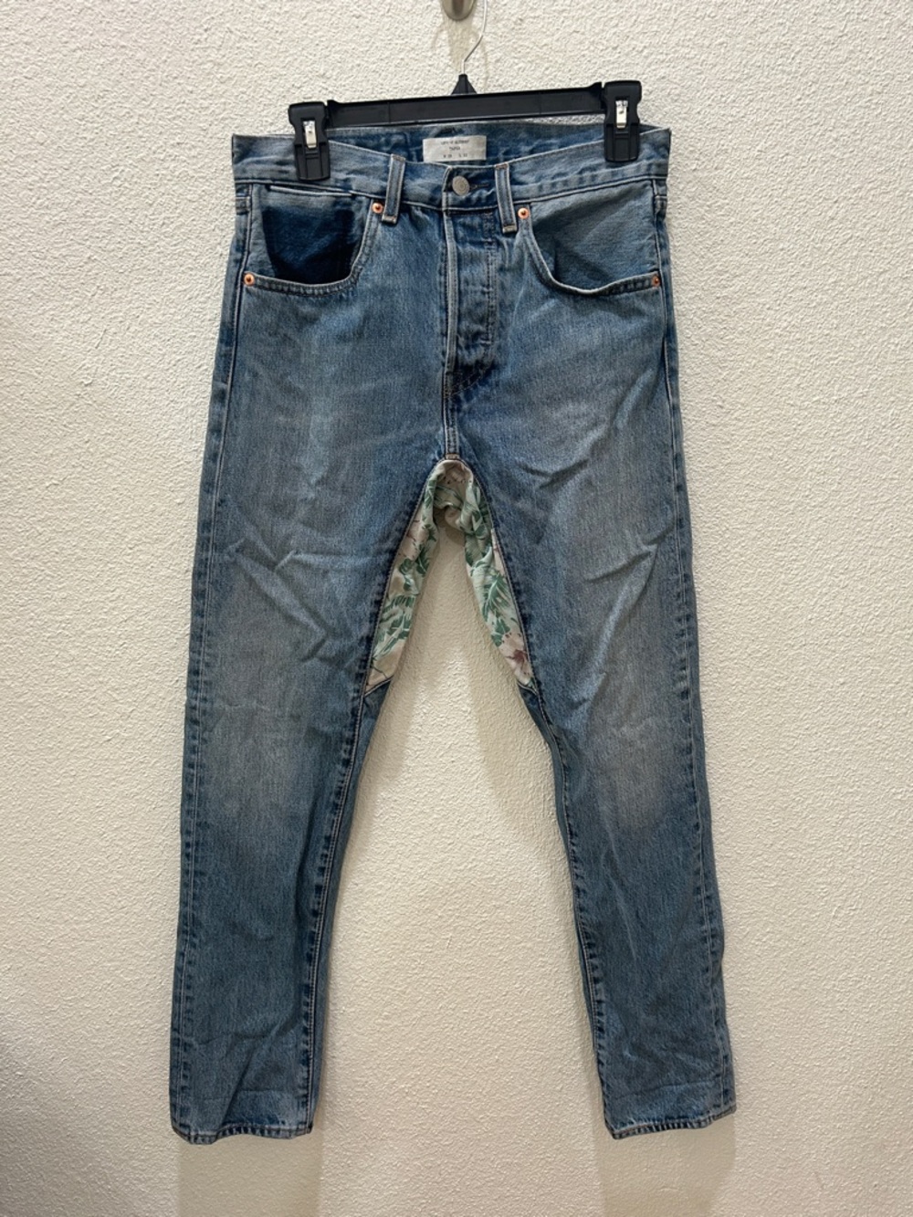 Levi’s Altered Gusset Tapered Jean Size 28